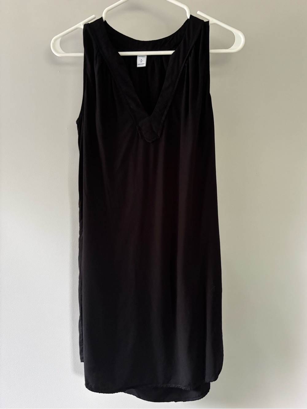 Old Navy Black Sleeveless V-Neck Dress